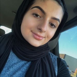 Meet your Posher, Farha